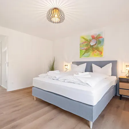 Stays Uferpark In Erster Seereihe 腓特烈港